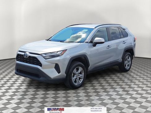 Used 2022 Toyota RAV4 XLE w/ XLE Grade Weather Package image 2