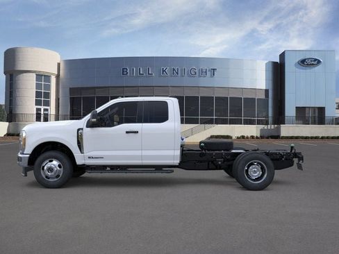 New 2026 Ford F350 XLT w/ XLT Value Package AWD/4WD image 4