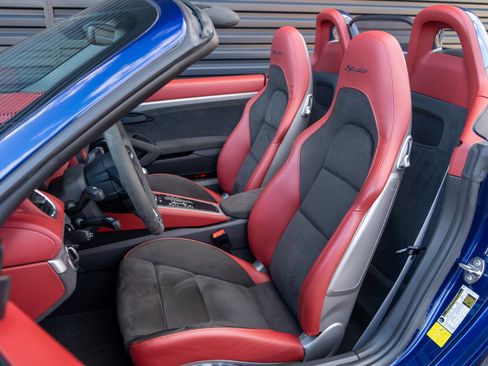 Certified 2021 Porsche 718 Boxster Spyder image 5