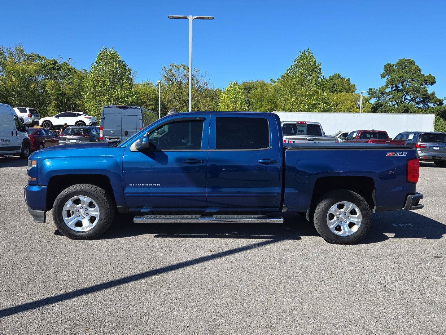 Used 2017 Chevrolet Silverado 1500 LT w/ All Star Edition AWD/4WD image 4