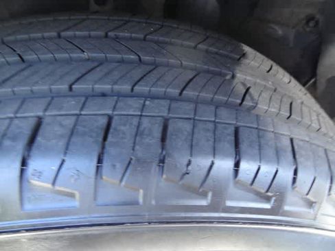 Used 2025 Toyota RAV4 XLE FWD image 36