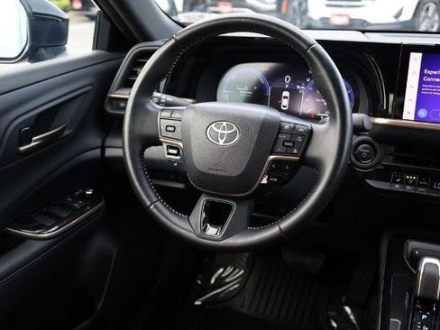 Used 2025 Toyota Crown AWD/4WD image 25