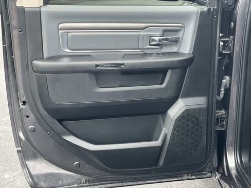 Used 2023 RAM 1500 Classic SLT AWD/4WD image 17