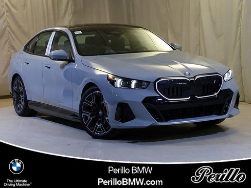 Used 2026 BMW i5 eDrive40 w/ M Sport Package image 1