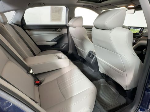 Used 2020 Honda Accord Touring image 30