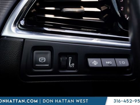 Used 2022 Cadillac XT6 Premium Luxury w/ Technology Package FWD image 11