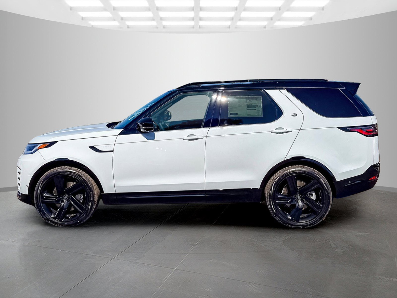New 2026 Land Rover Discovery Limited Edition AWD/4WD image 2