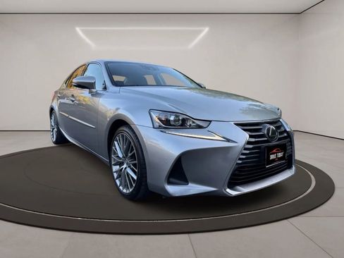 Used 2018 Lexus IS 300 w/ Comfort Package RWD image 2