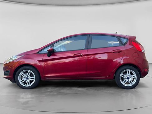 Used 2017 Ford Fiesta SE FWD image 2
