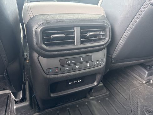 Used 2025 Honda Pilot EX-L image 25
