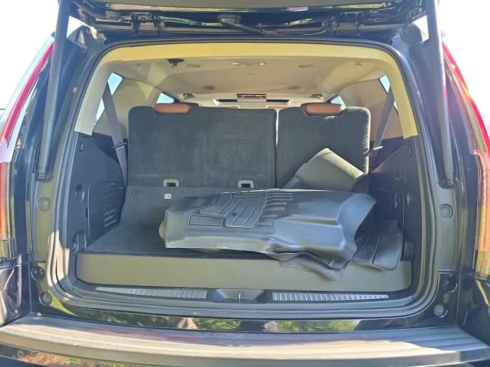 Used 2015 Cadillac Escalade Premium AWD/4WD image 9