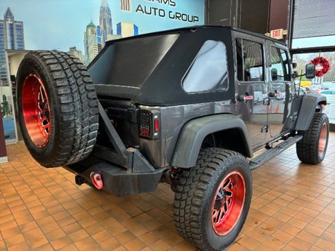 Used 2018 Jeep Wrangler Unlimited Sport w/ Connectivity Group image 9