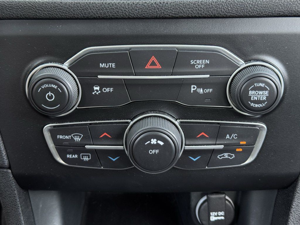 Used 2023 Dodge Charger SXT RWD image 18