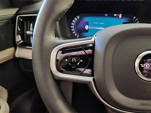 New 2026 Volvo XC90 B6 Plus w/ Protection Package Premier image 28