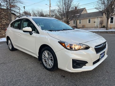 Used 2017 Subaru Impreza 2.0i Premium image 7