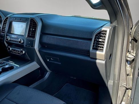 Used 2019 Ford Expedition XLT image 26