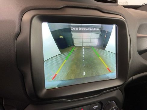 Used 2022 Jeep Renegade Latitude image 20