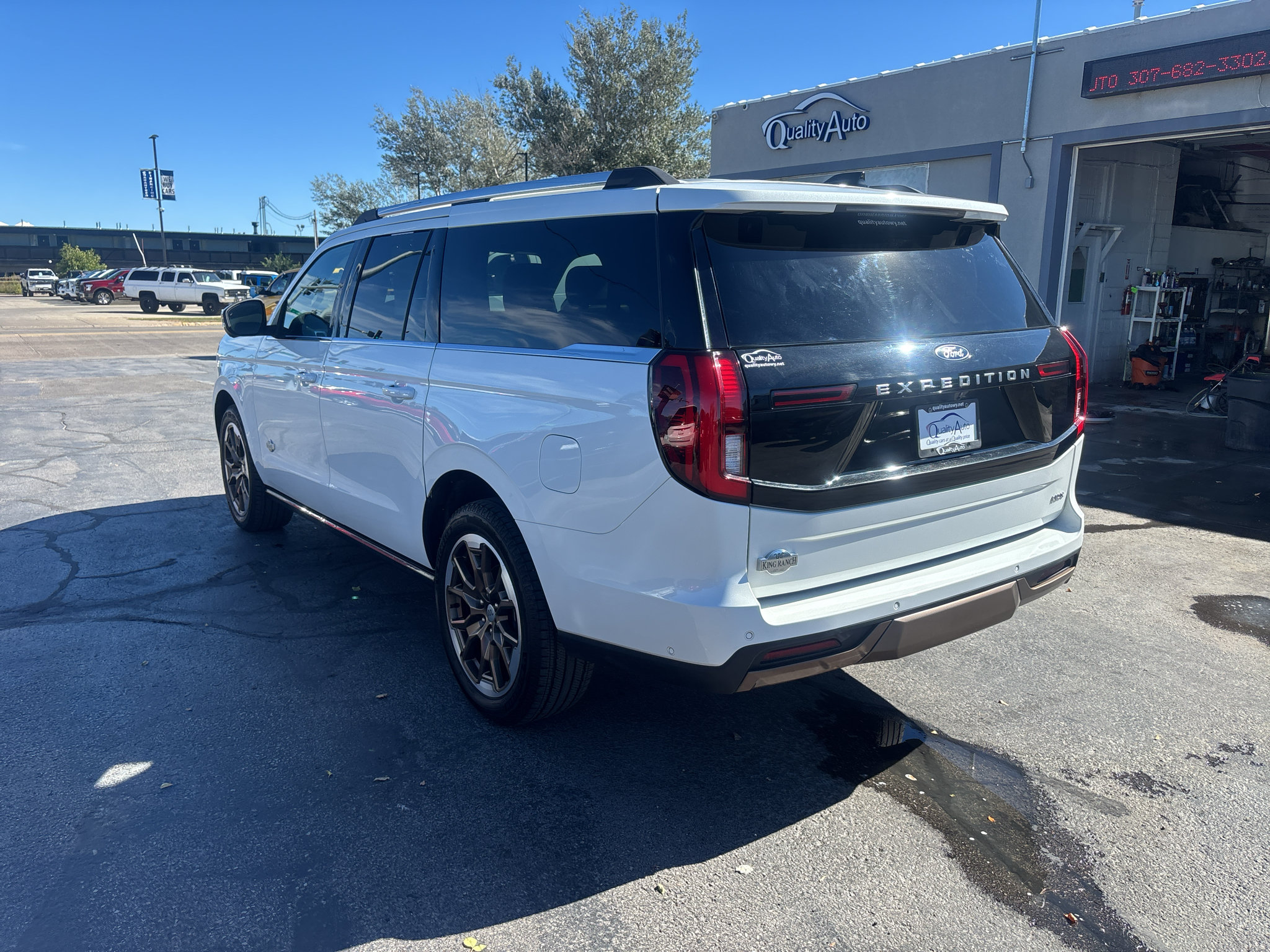 Used 2025 Ford Expedition Max King Ranch AWD/4WD image 11