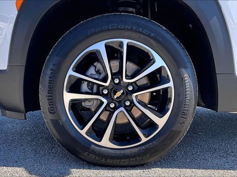 Used 2025 Chevrolet TrailBlazer LT image 34