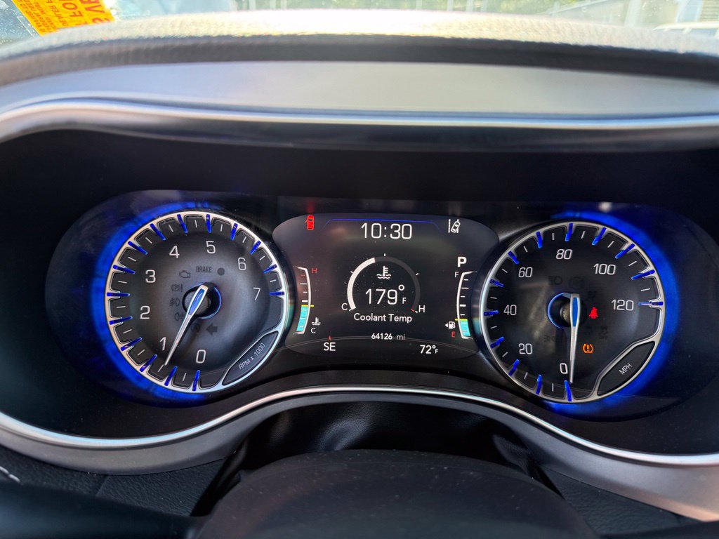 Used 2025 Chrysler Pacifica Limited FWD image 13
