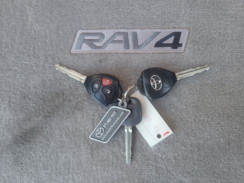 Used 2012 Toyota RAV4 4WD image 30