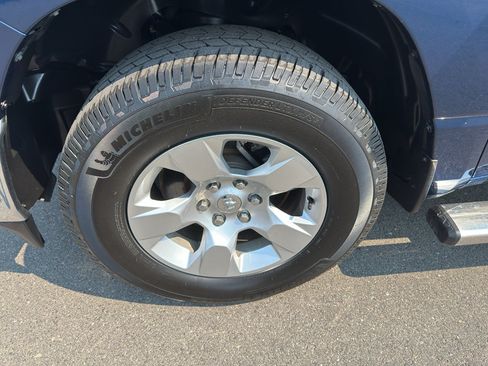 Used 2019 RAM 1500 Big Horn AWD/4WD image 9