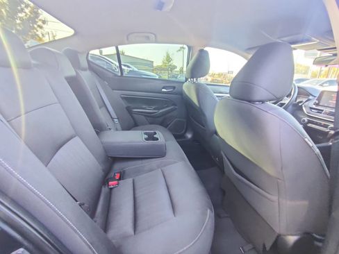 Used 2021 Nissan Altima 2.5 SV image 9