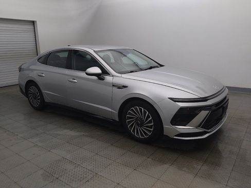 Used 2025 Hyundai Sonata SEL FWD image 11