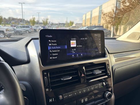 Used 2023 Lexus GX 460 Premium image 23