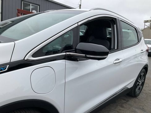 Used 2017 Chevrolet Bolt Premier FWD image 90