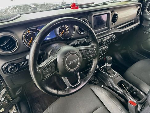 Used 2021 Jeep Wrangler Unlimited Sport AWD/4WD image 11