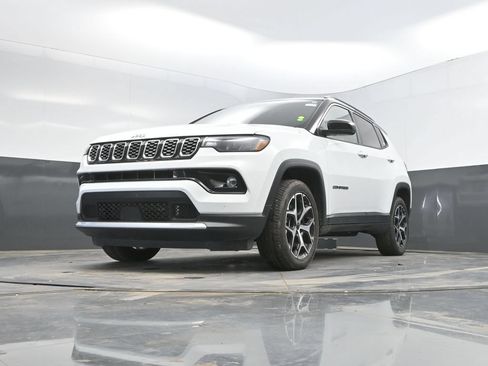 Used 2025 Jeep Compass Limited AWD/4WD image 36