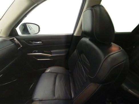 Certified 2022 Nissan Pathfinder Platinum w/ Cargo Package image 32