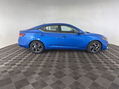 Used 2025 Nissan Sentra SV image 5