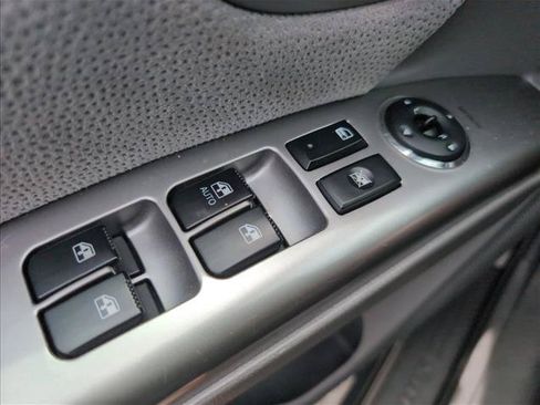 Used 2012 Hyundai Santa Fe SE FWD image 15