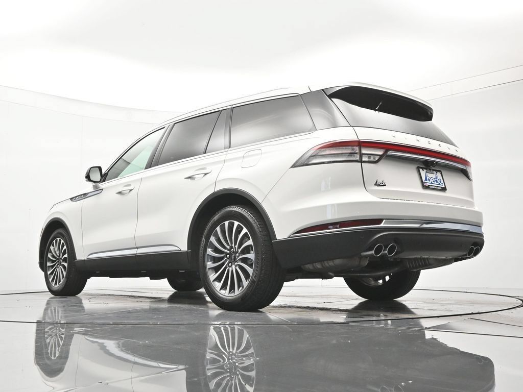 Used 2024 Lincoln Aviator 2WD w/ Premium Package image 44