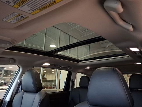 Used 2025 Subaru Ascent Bronze Edition image 15