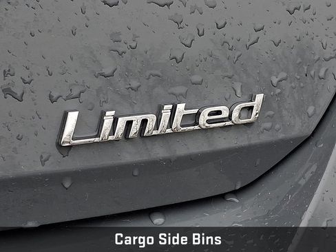 Used 2023 Hyundai Elantra Limited w/ Preferred Accessory Package image 23