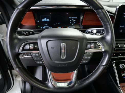 Used 2021 Lincoln Navigator Reserve w/ Luxury Package AWD/4WD image 21