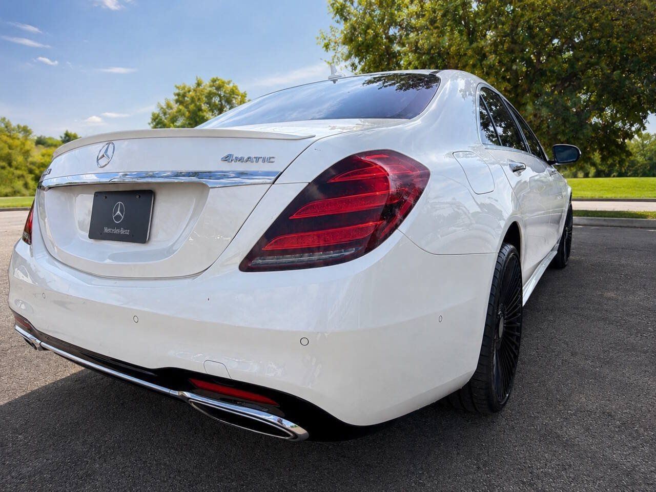 Used 2019 Mercedes-Benz S 560 4MATIC Sedan image 3