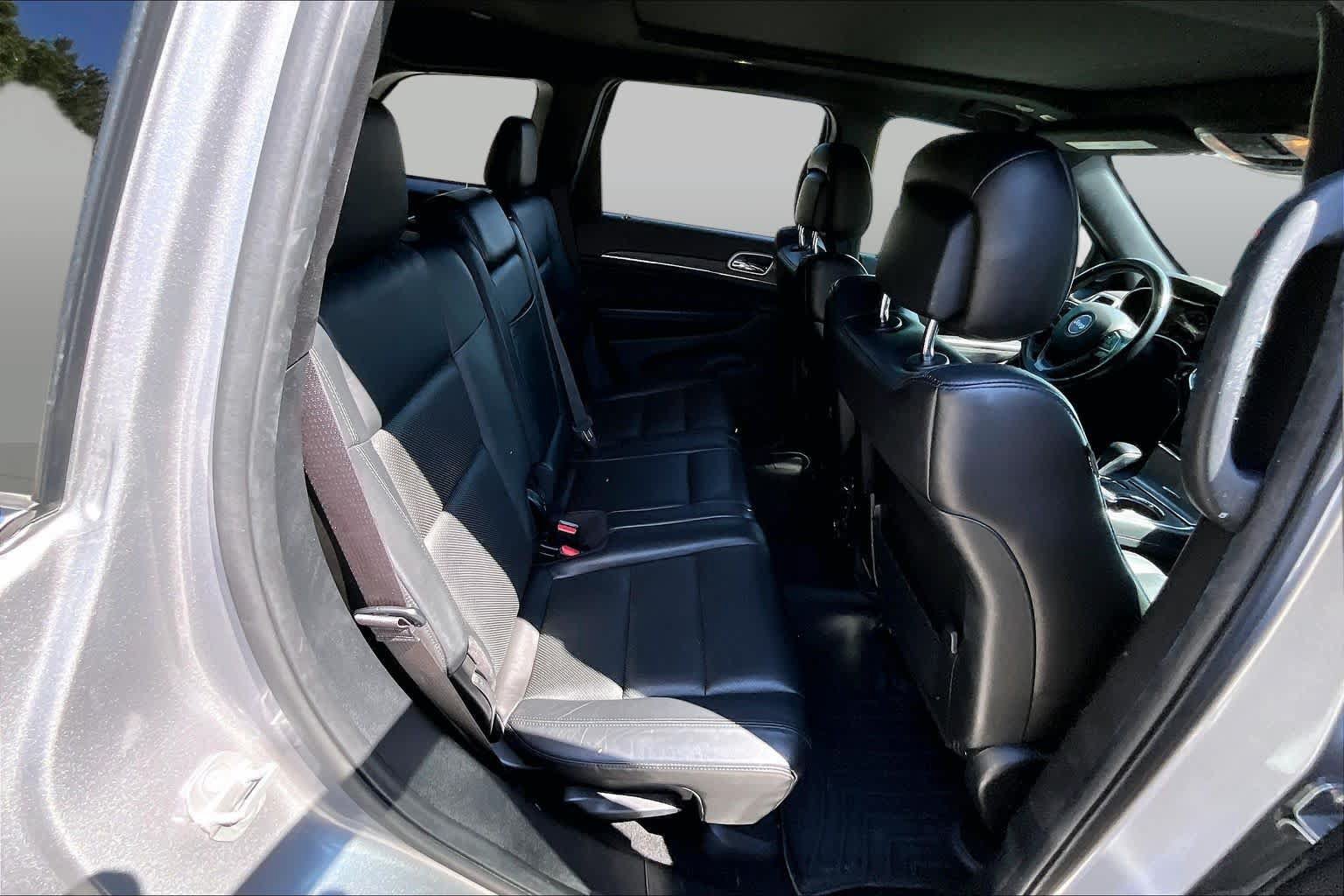 Used 2020 Jeep Grand Cherokee Limited w/ Luxury Group II RWD image 16