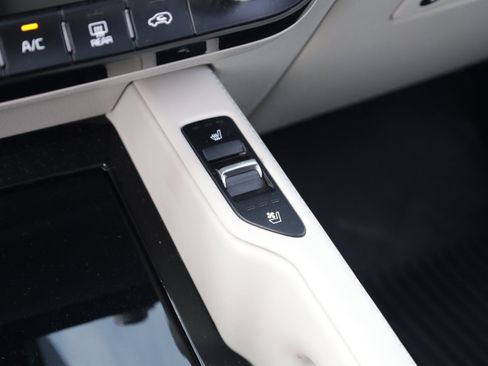 Used 2022 Kia Telluride EX w/ EX Premium Package FWD image 11