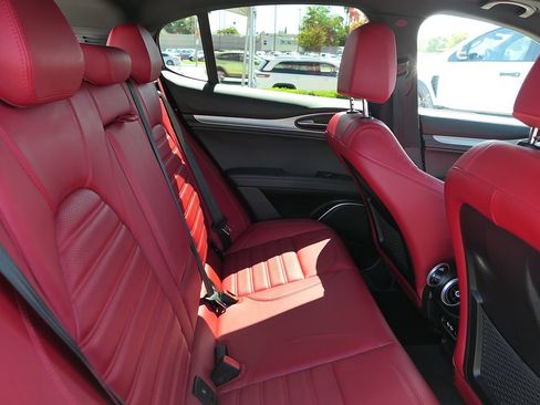 Used 2023 Alfa Romeo Stelvio Veloce AWD/4WD image 21