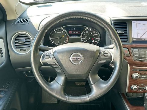 Used 2019 Nissan Pathfinder Platinum image 12