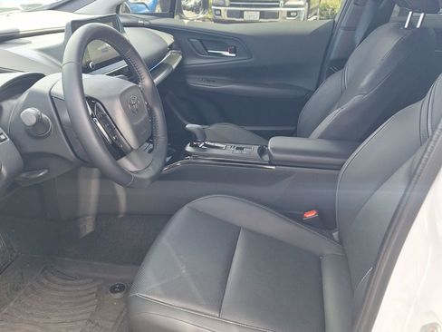 Used 2025 Toyota Prius image 12