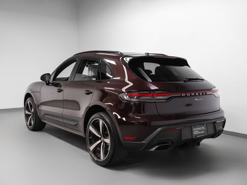 Certified 2024 Porsche Macan AWD/4WD image 3