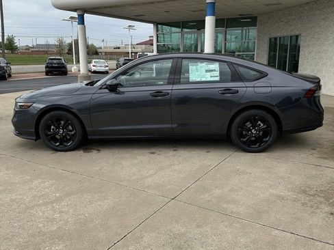New 2025 Honda Accord SE image 6