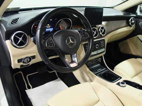 Used 2019 Mercedes-Benz GLA 250 4MATIC image 17