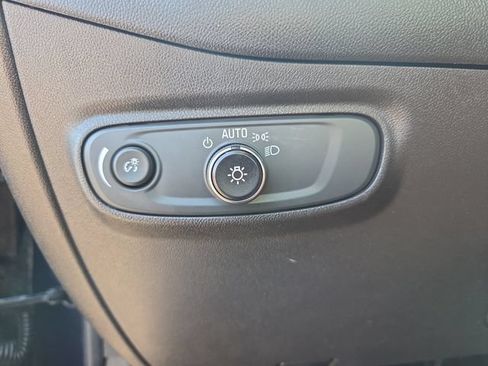 Used 2020 Chevrolet Equinox LS FWD image 25