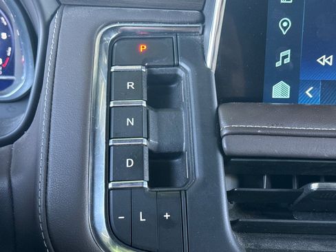 Used 2024 Chevrolet Suburban LT image 33